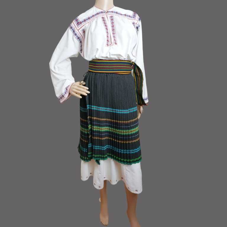 Costum popular oltenesc , costum traditional vechi masura S