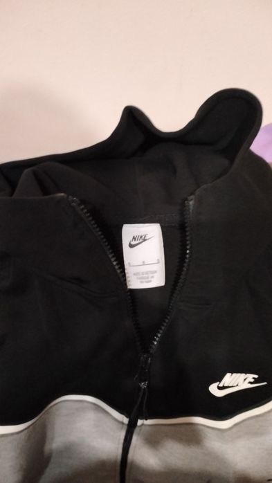 Super preț trening Nike tech