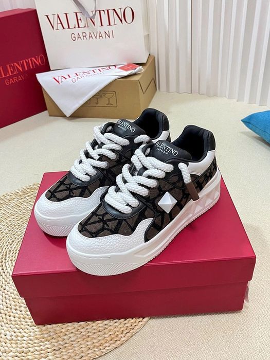 Adidasii Valentino Garavani