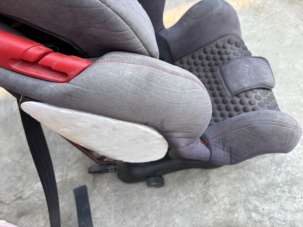 scaun auto copii cu isofix, 15, 36 kg, defectul se vede in poza