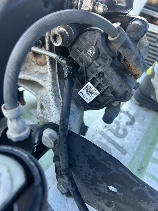 Etrier electric frână stânga spate Volkswagen Passat B8