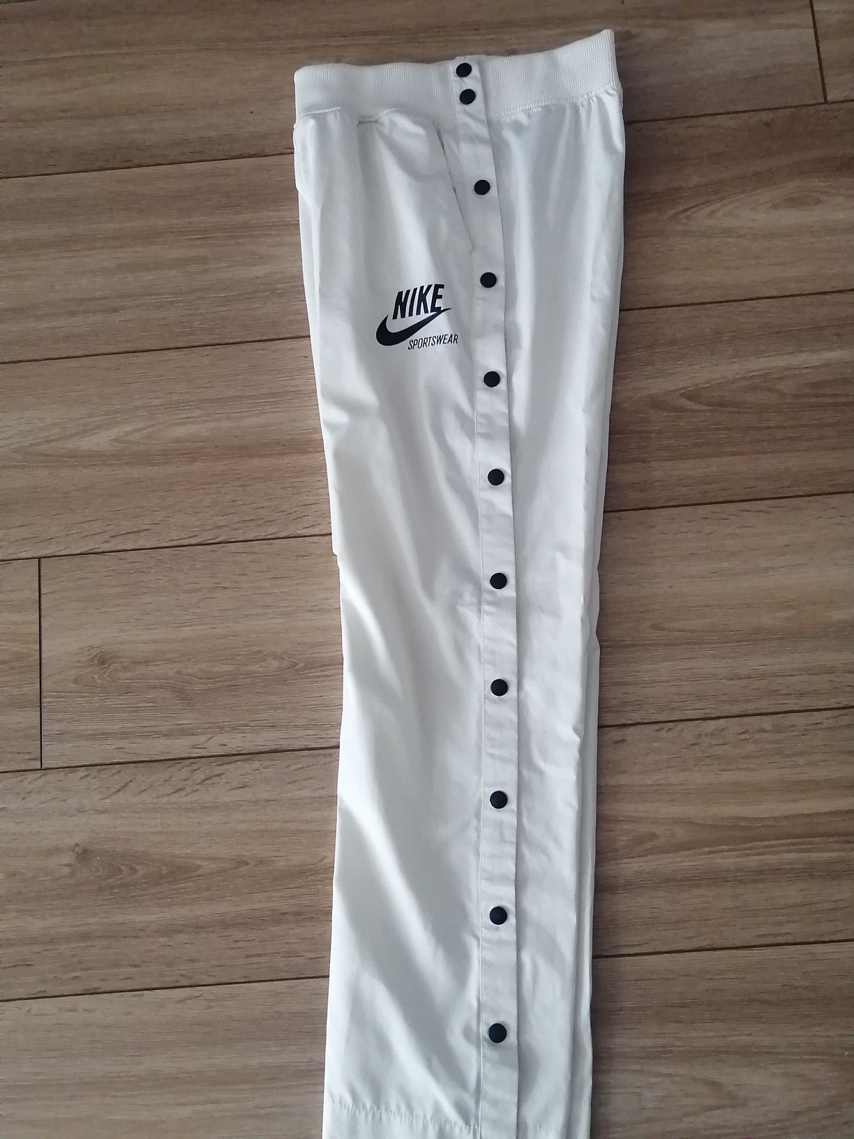 Pantaloni nike dama