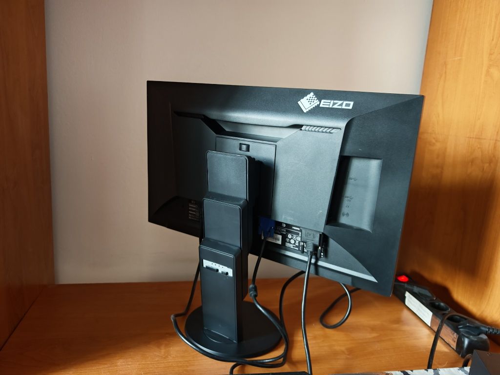 Безрамков монитор Eizo FlexSkan 2450