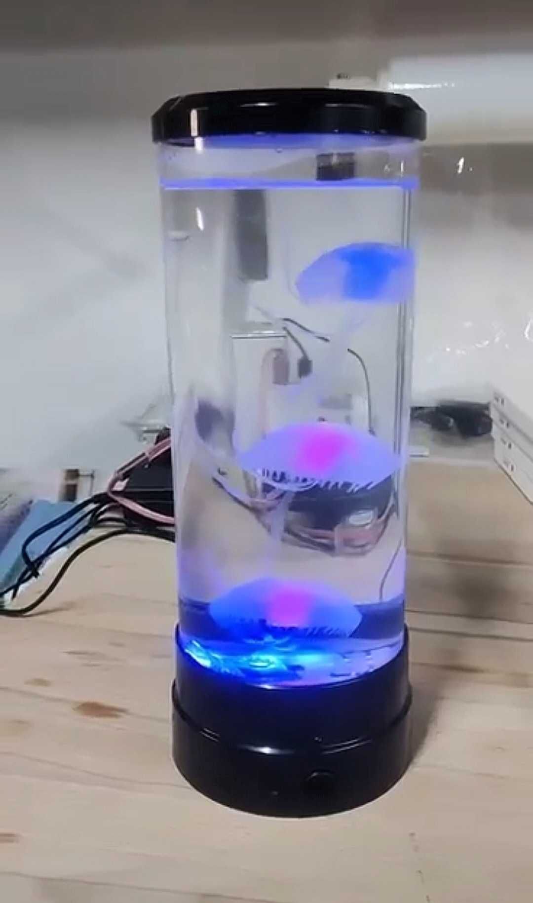 LED нощна лампа аквариум с медузи!