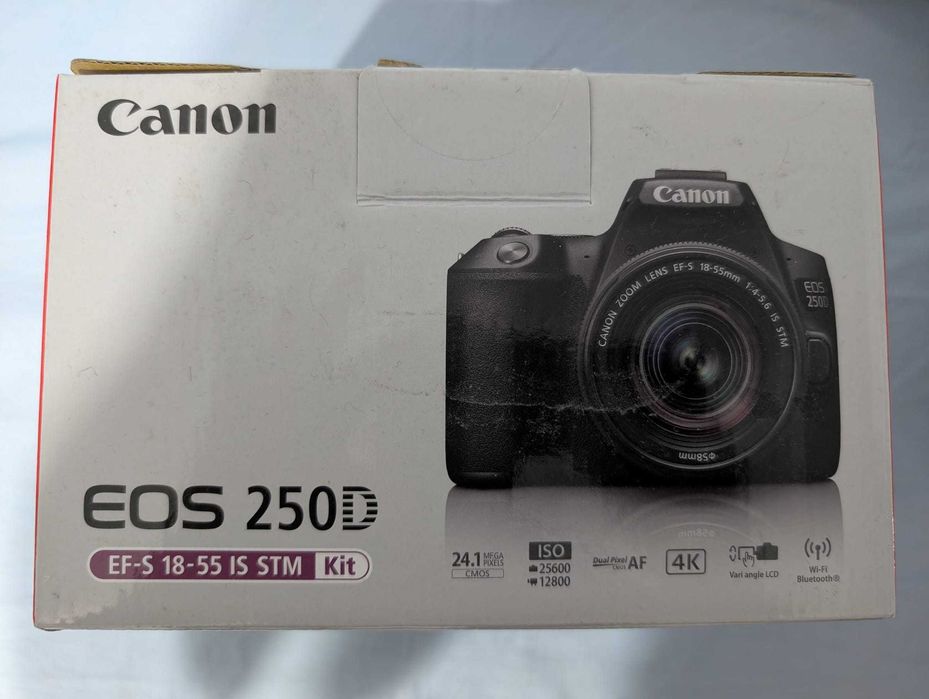 Aparat Foto Canon EOS 250D  DSLR Kit cu Obiectiv EF-S 18-55mm IS STM