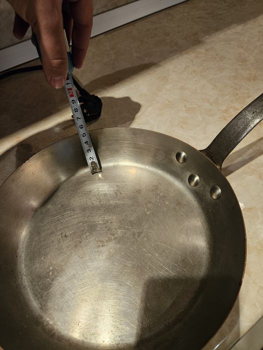 Меден масивен тиган