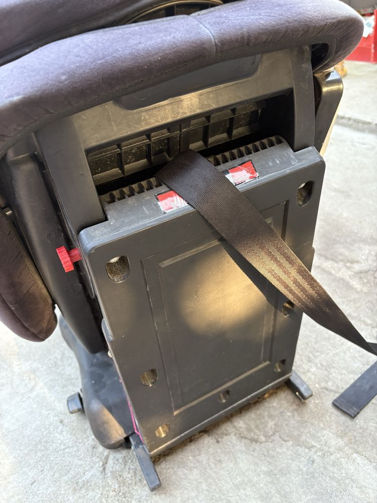 scaun auto copii cu isofix, 15, 36 kg, defectul se vede in poza