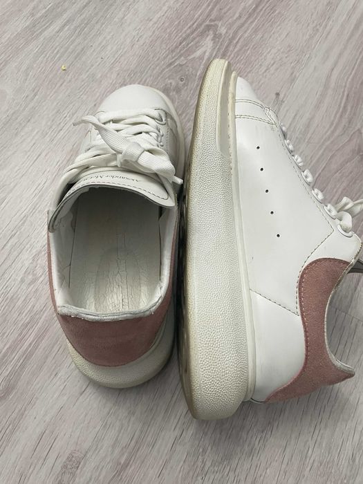 Vand adidasi Alexander McQueen