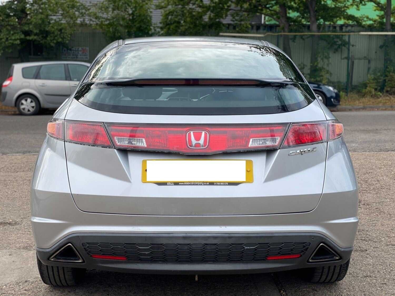 Honda Civic 8  1.8i-vtec 143k.c. На части !!!