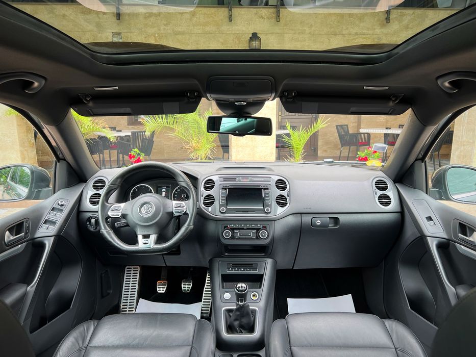 Volkswgen Tiguan / R Line / Xenon / Piele