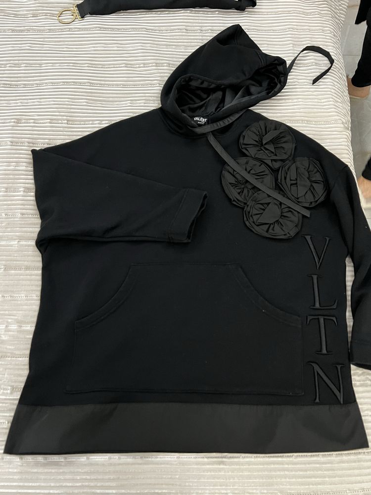 оригинален суичър Valentino