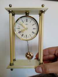 Антикварен механичен настолен часовник