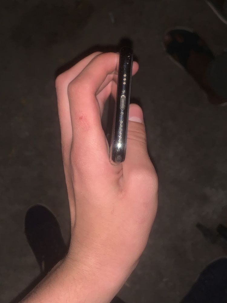 Iphone 11 pro kar dok bor
