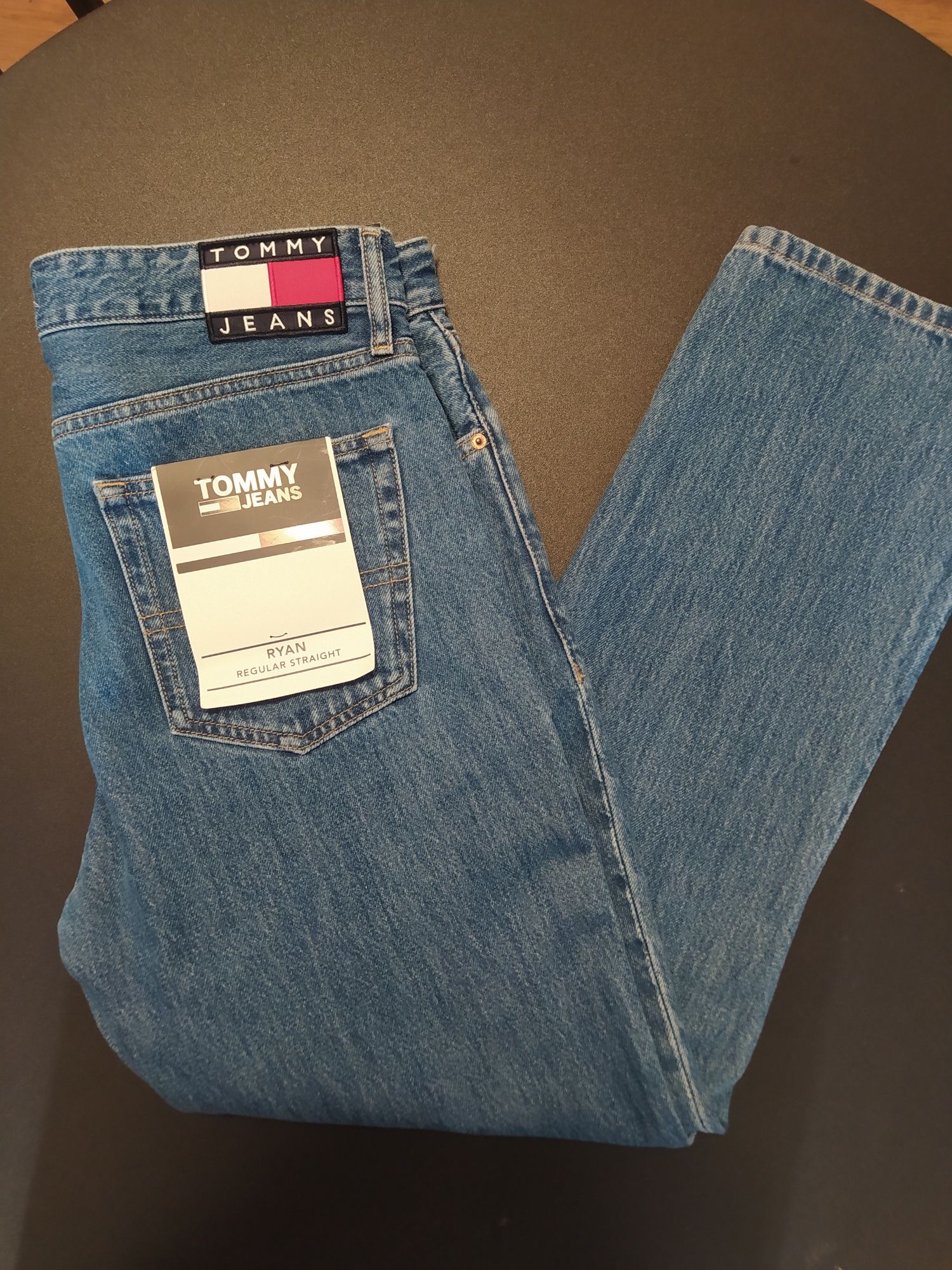 Нови мъжки дънки Tommy Jeans 32/30 с лек дефект