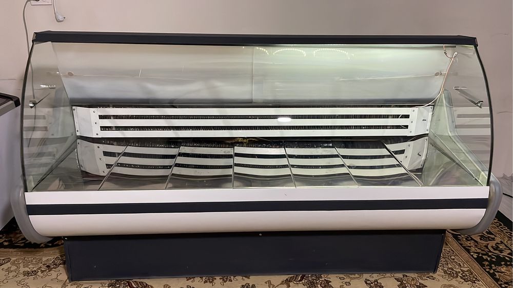 Ветрина холодильник