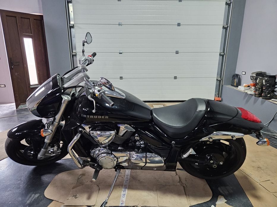 Suzuki intruder M109R/ 2017