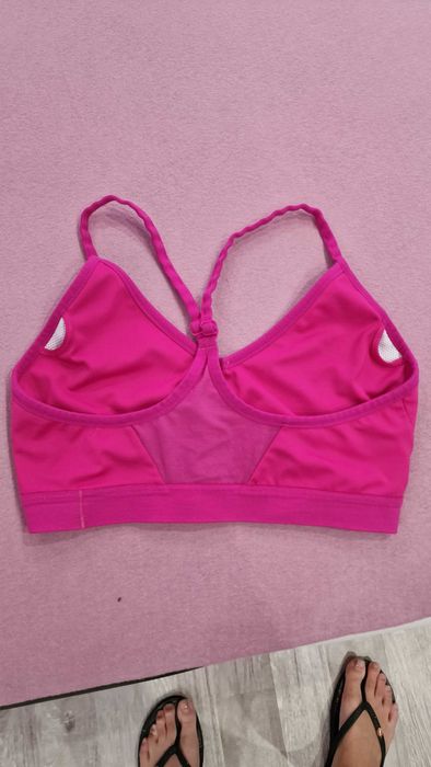 Спортни бюстиета  Nike