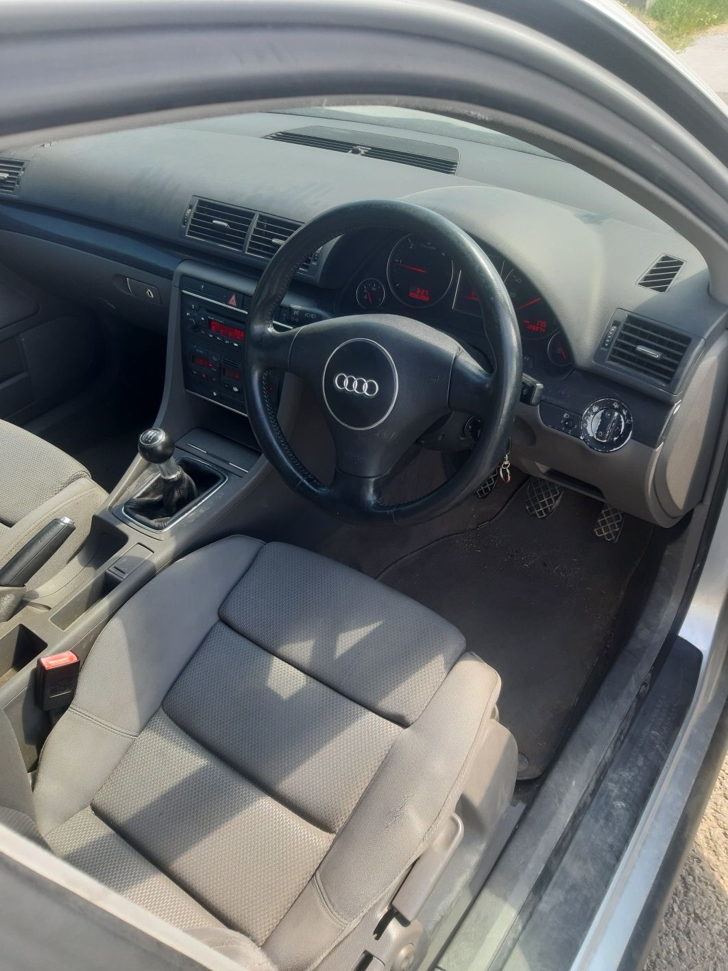 Se Dezmembreaza Audi A4 b6 1.9 TDI AWX 131 CP