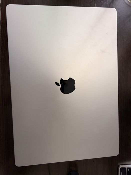 Macbook Pro 16 M1