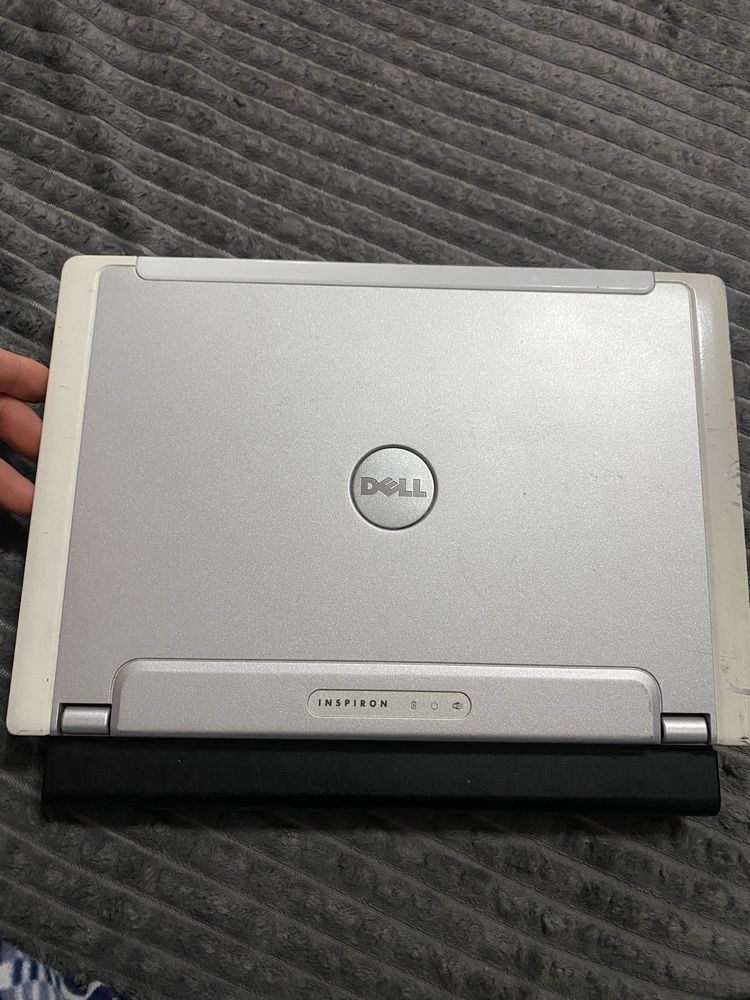 Laptop - uri nefunctionale pentru piese