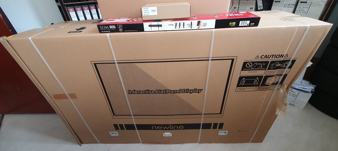 Monitor Newline Elara TT 7522Q + Newline WB5A820J OPS+Fix trolley itb