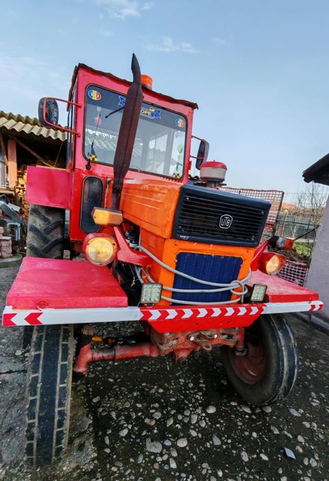 Vând Tractor U 650!