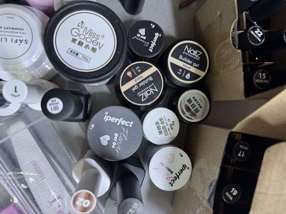 Продается все для мастера маникюра