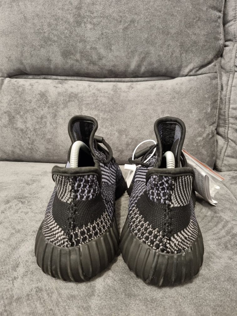 Adidas Yeezy nr 42 int 26,5cm preț 400 lei