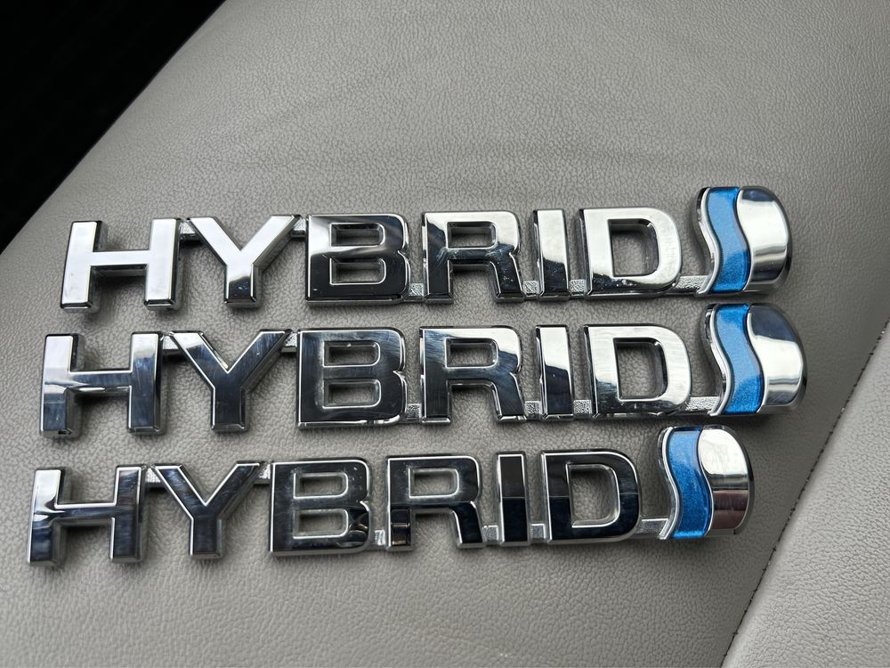 Емблеми хибрид за Тойота