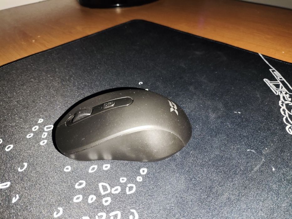 Продам игровую мышь с переключения дпи