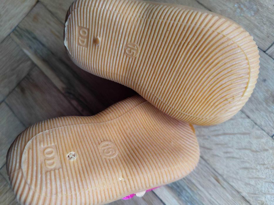 Розови пантофки и буйки LEGO бяло и червено