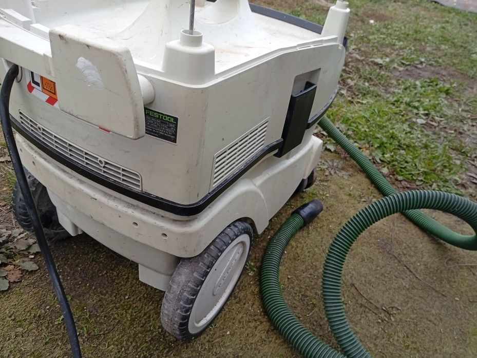 Aspirator festool de pus la girafa