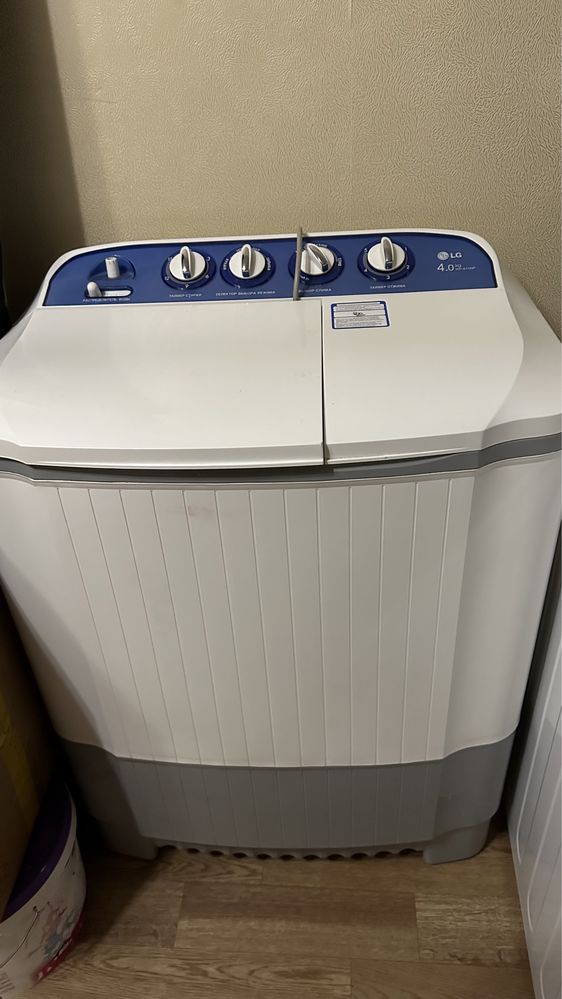 Продается стиральная машинка полу автомат