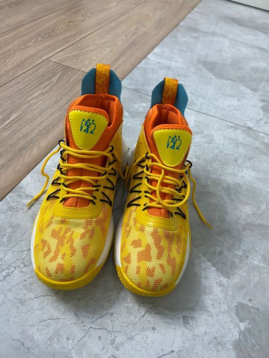 Баскетболға арналған аяқ киім срочно