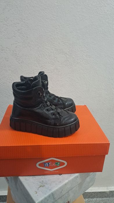 Продам детские зимние сапоги размер 27