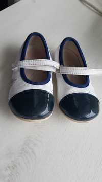 Продам брендовые туфельки для девочки