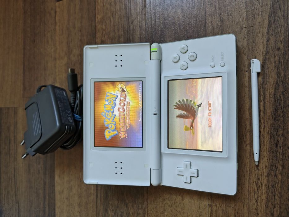 Nintendo ds lite modat 100 jocuri