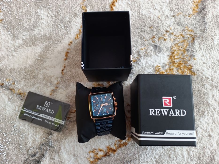 Часы Ревард красивый