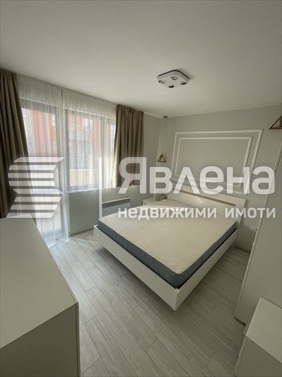 Дава се под наем Двустаен апартамент в Варна, Лятно кино Тракия - 65 кв.м за 665 € - Снимка #2