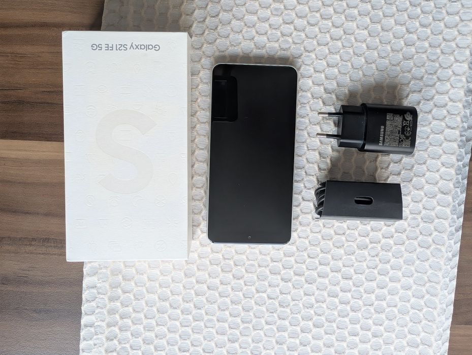 Samsung Galaxy S21 FE 128GB в отлично състояние