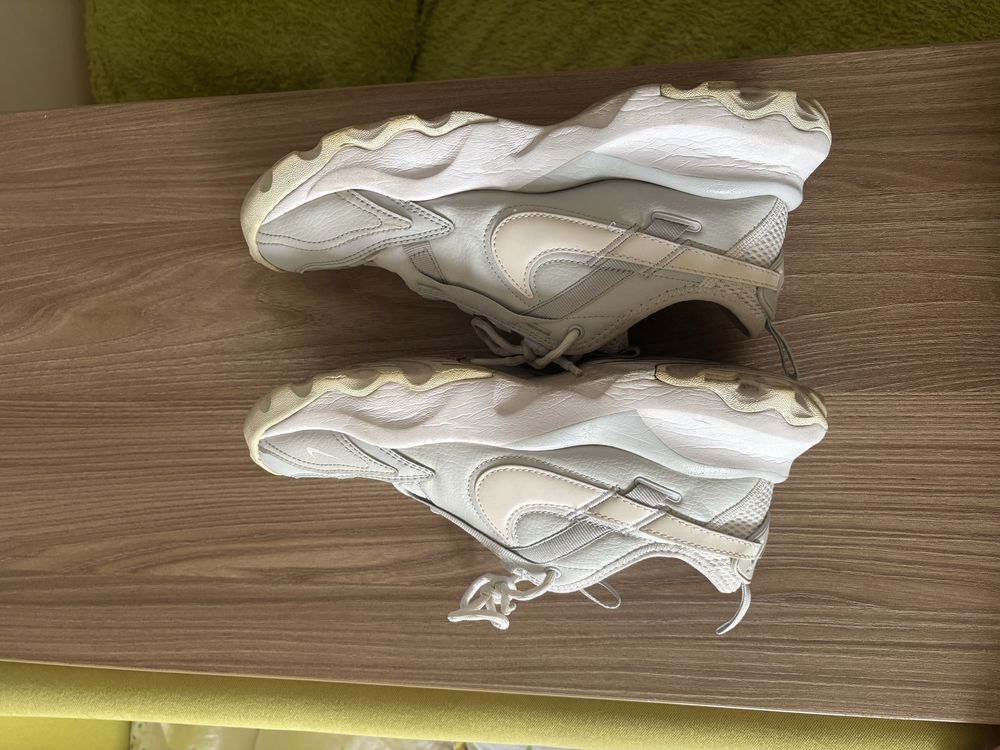Дамски маратонки Nike