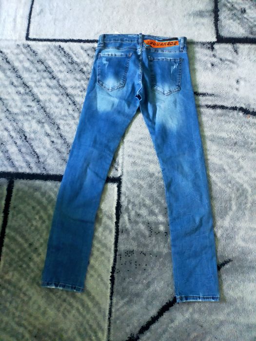 Blugi Dsquared2 marimea 44