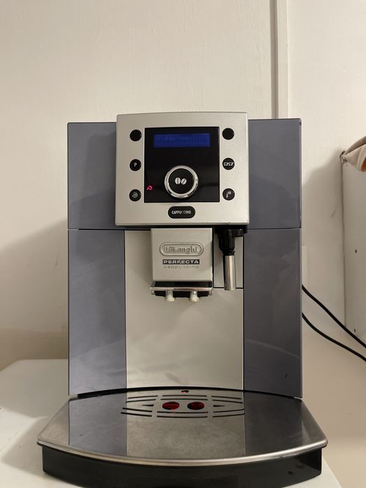 Aparat de cafea Delonghi perfecta cappucino