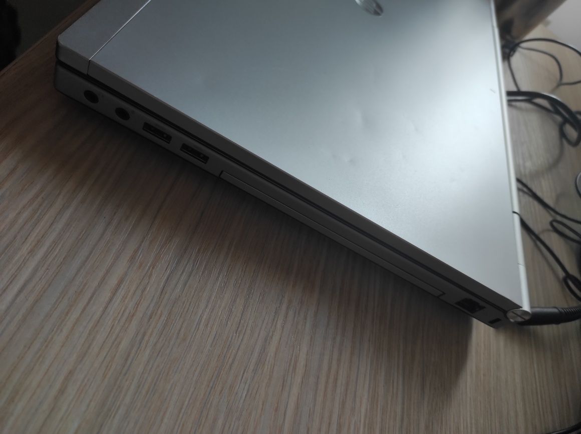 Laptop HP EliteBook 8560p 15.6" LED procesor Intel I5, 12mb Ram, hdd 5
