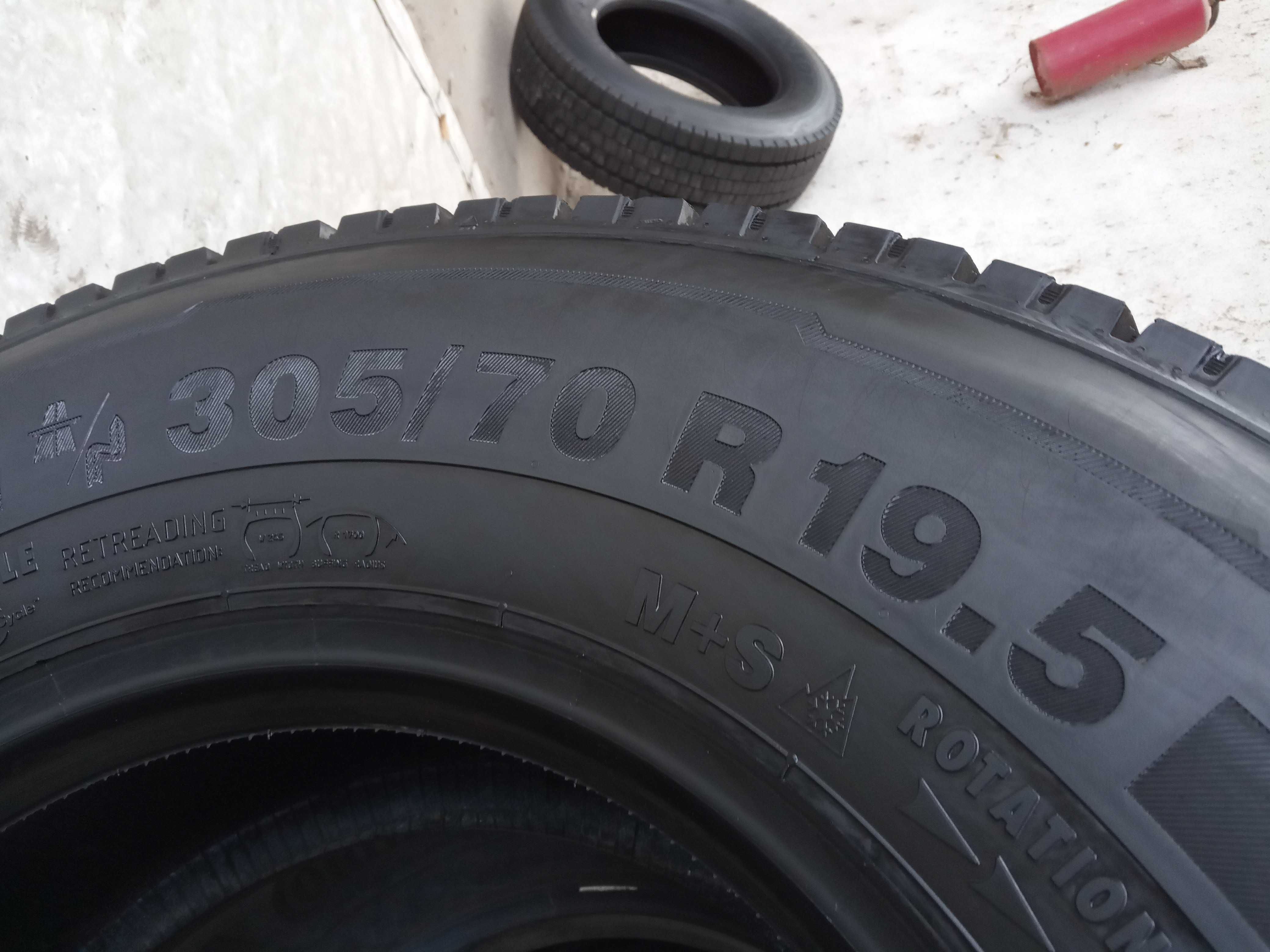 2 тежкотоварни гуми 305/70R19.5 Continental HybridHD3 148/145M DOT2021