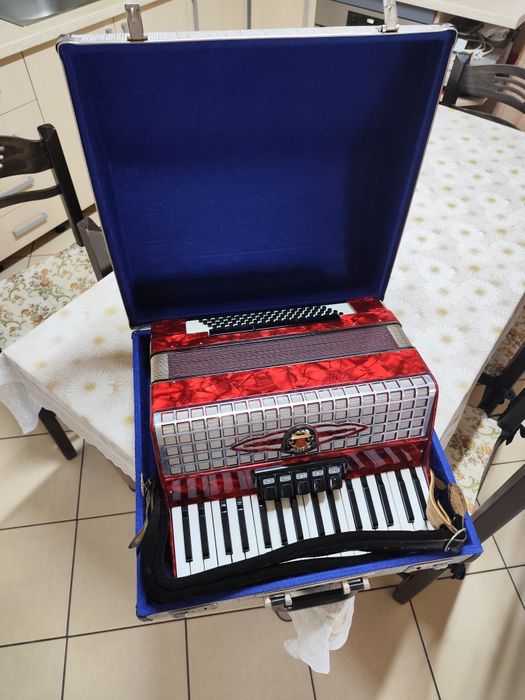 Acordeon Royal standard 80 bass
