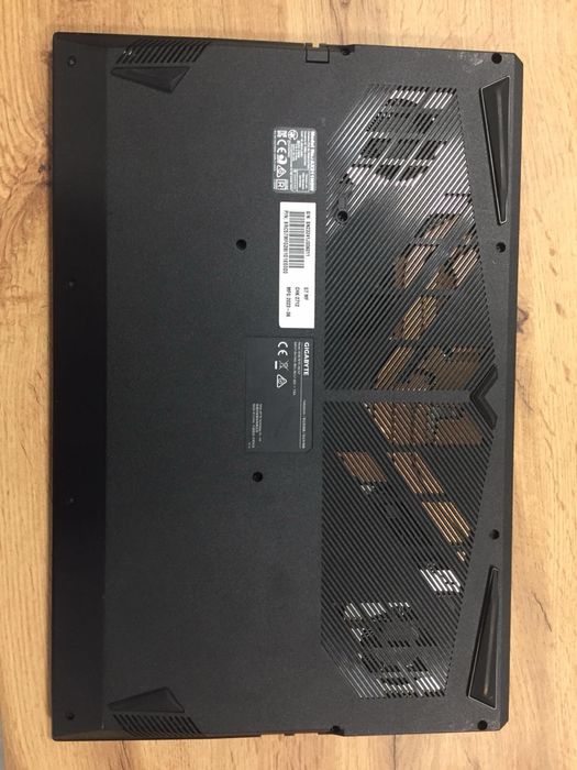 Лаптоп Gigabyte 17 inch