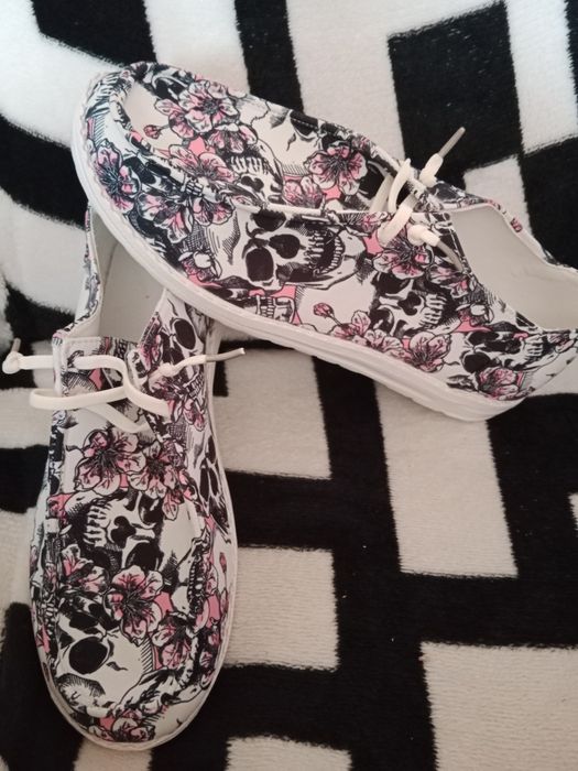 Летние ,размер 41 ,за 2500,новые