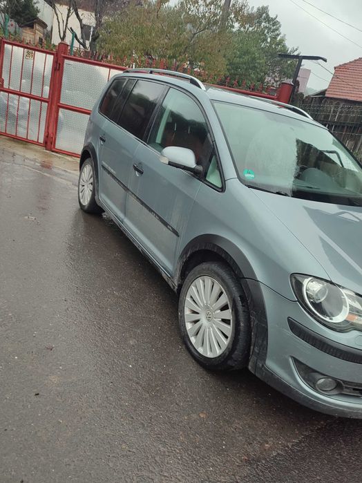 Volkswagen Cross Touran