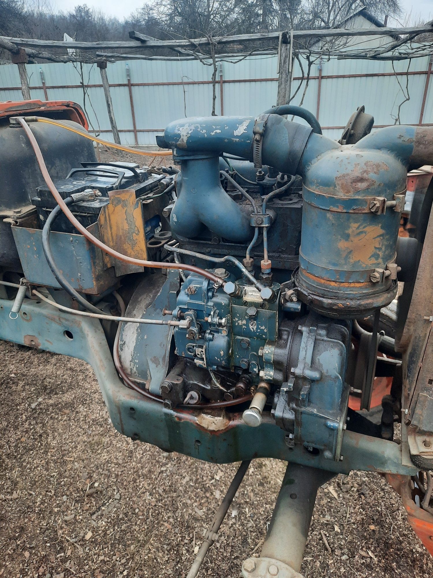 Dezmembrez Tractor Fiat 211 - 215 - 250 - 300